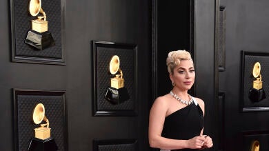 Premios Grammy 2022: los looks más destacados de la alfombra roja