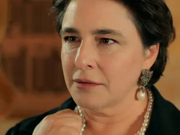 El próximo en el capítulo de ‘Tierra Amarga’: Züleyha acusa públicamente a Behice de matar a Hünkar El próximo en el capítulo de ‘Tierra Amarga’: Züleyha acusa públicamente a Behice de matar a Hünkar
