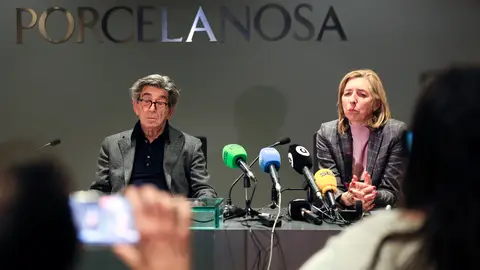 La consejera delegada del grupo Porcelanosa, María José Soriano, acompañada por uno de los fundadores, Héctor Colonques La consejera delegada del grupo Porcelanosa, María José Soriano, acompañada por uno de los fundadores, Héctor Colonques
