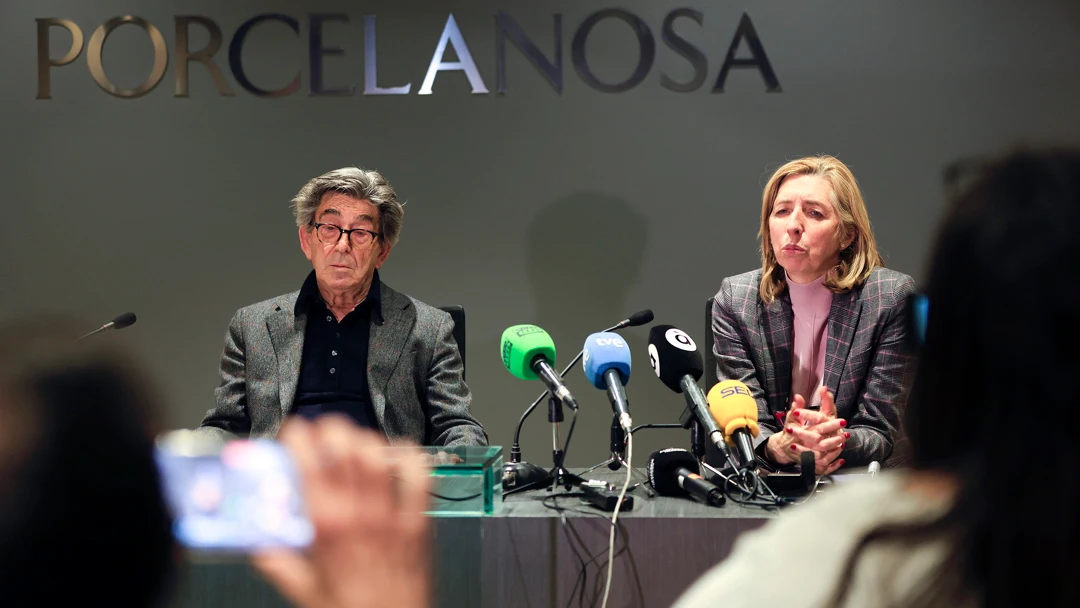La consejera delegada del grupo Porcelanosa, María José Soriano, acompañada por uno de los fundadores, Héctor Colonques La consejera delegada del grupo Porcelanosa, María José Soriano, acompañada por uno de los fundadores, Héctor Colonques