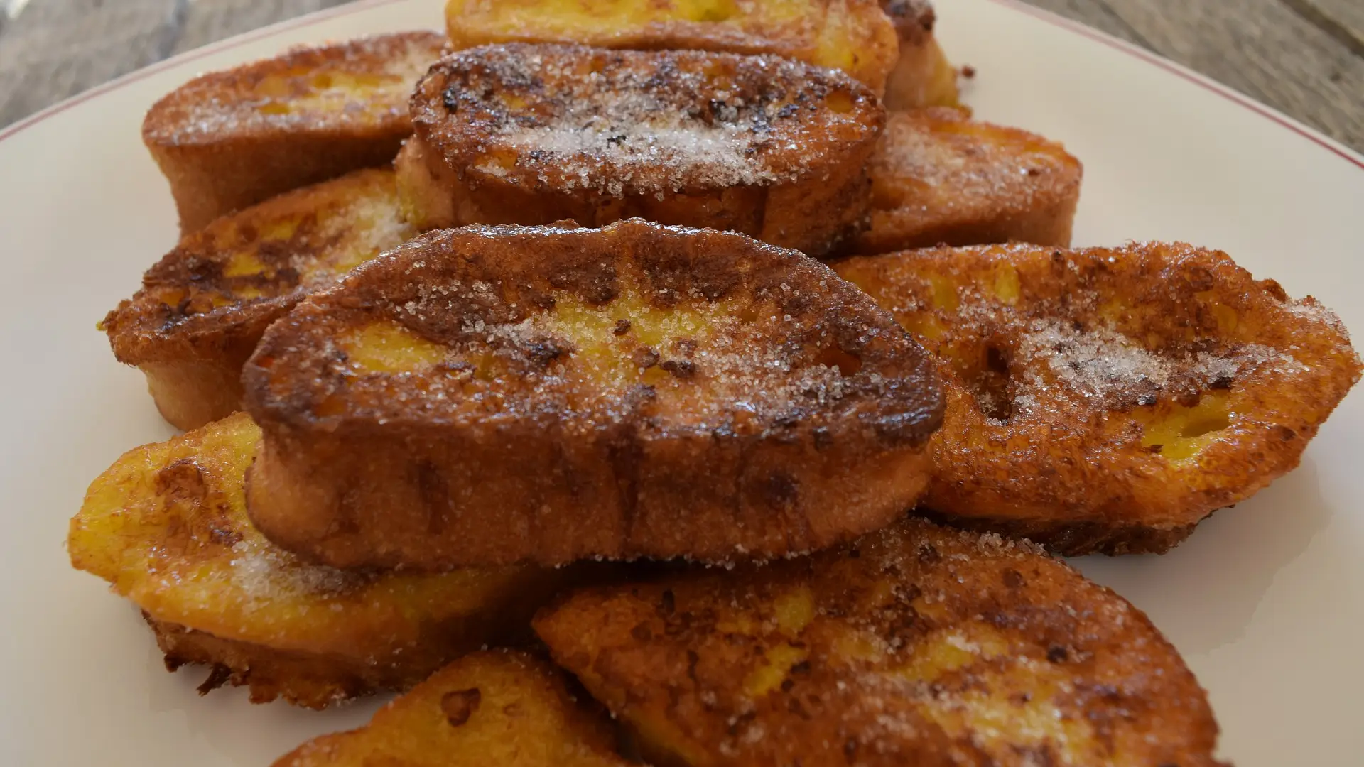 Foto de archivo de varias torrijas