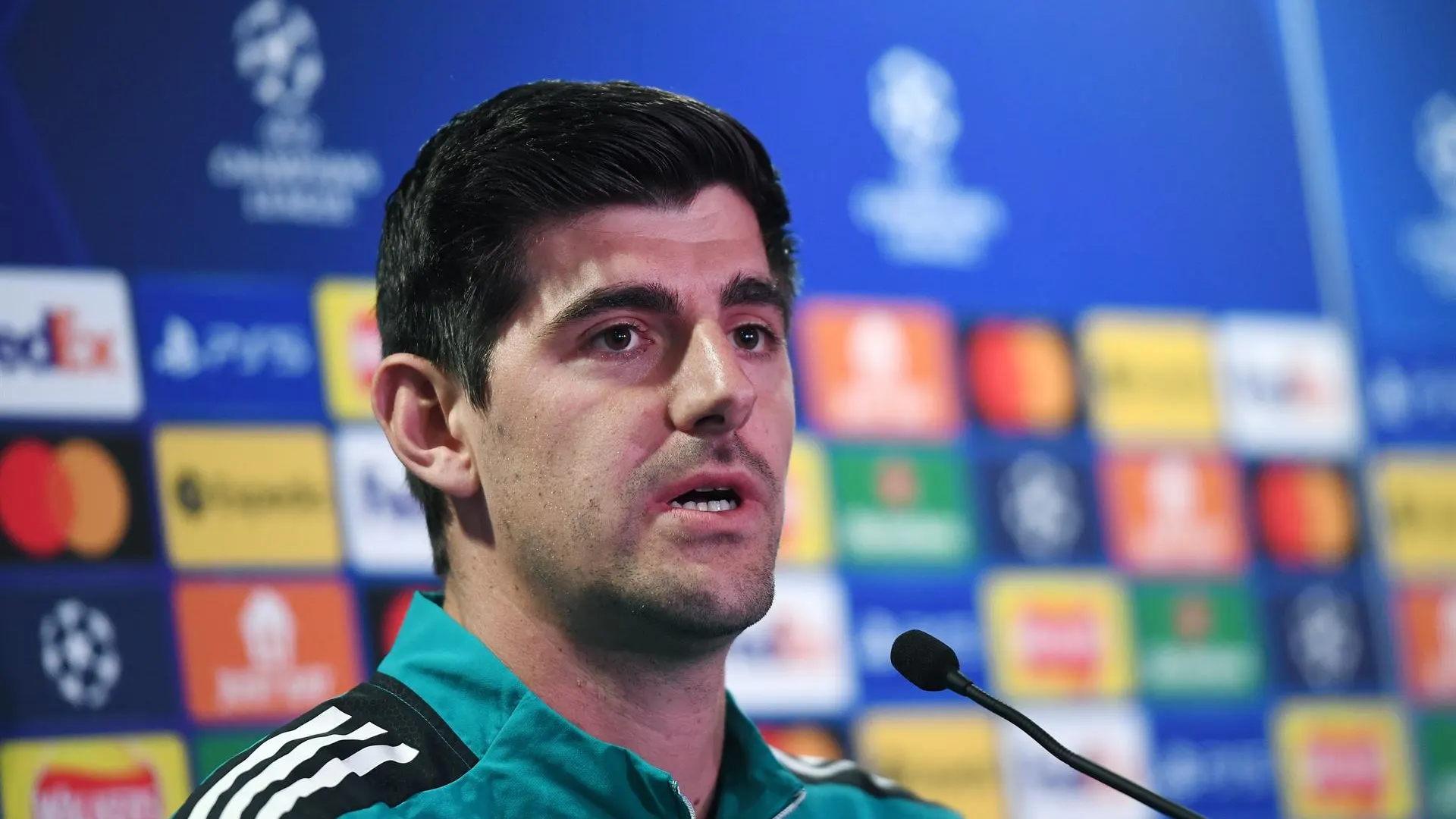 Courtois, en rueda de prensa en Stamford Bridge