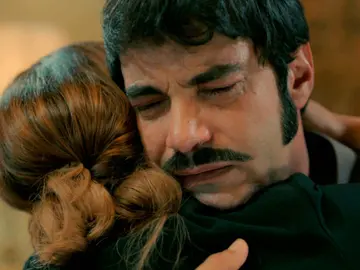 Demir y Züleyha, más cerca que nunca: “Solo quiero que estés a mi lado” Demir y Züleyha, más cerca que nunca: “Solo quiero que estés a mi lado”