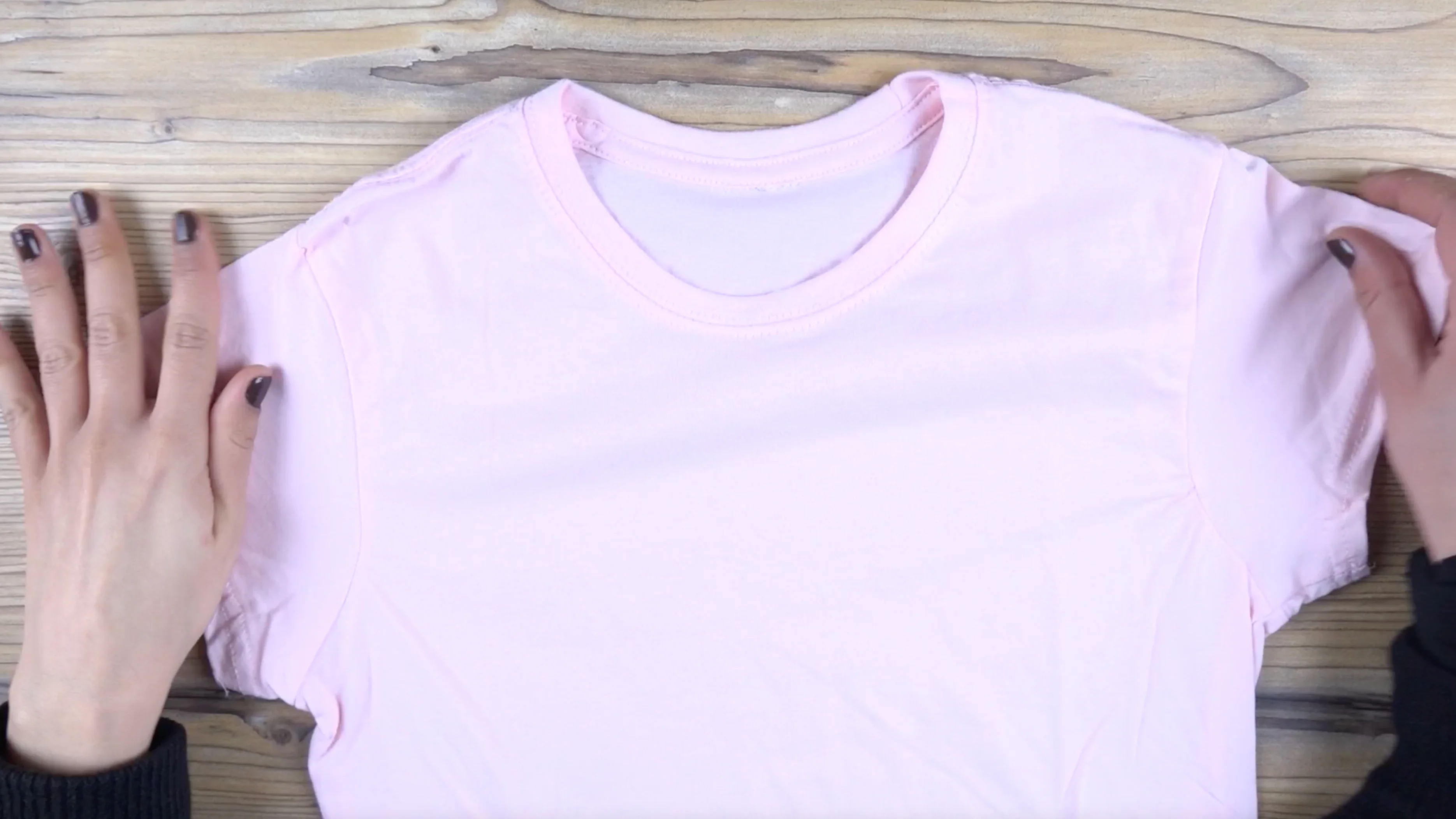 Camiseta deste&ntilde;ida