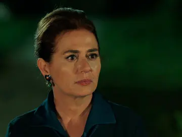 Sevda se instala en la mansión tras ser rescatada por Züleyha Sevda se instala en la mansión tras ser rescatada por Züleyha