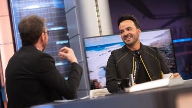 Luis Fonsi confiesa cómo vivió en directo el momento del bofetón de Will Smith a Chris Rock en los Oscar: 