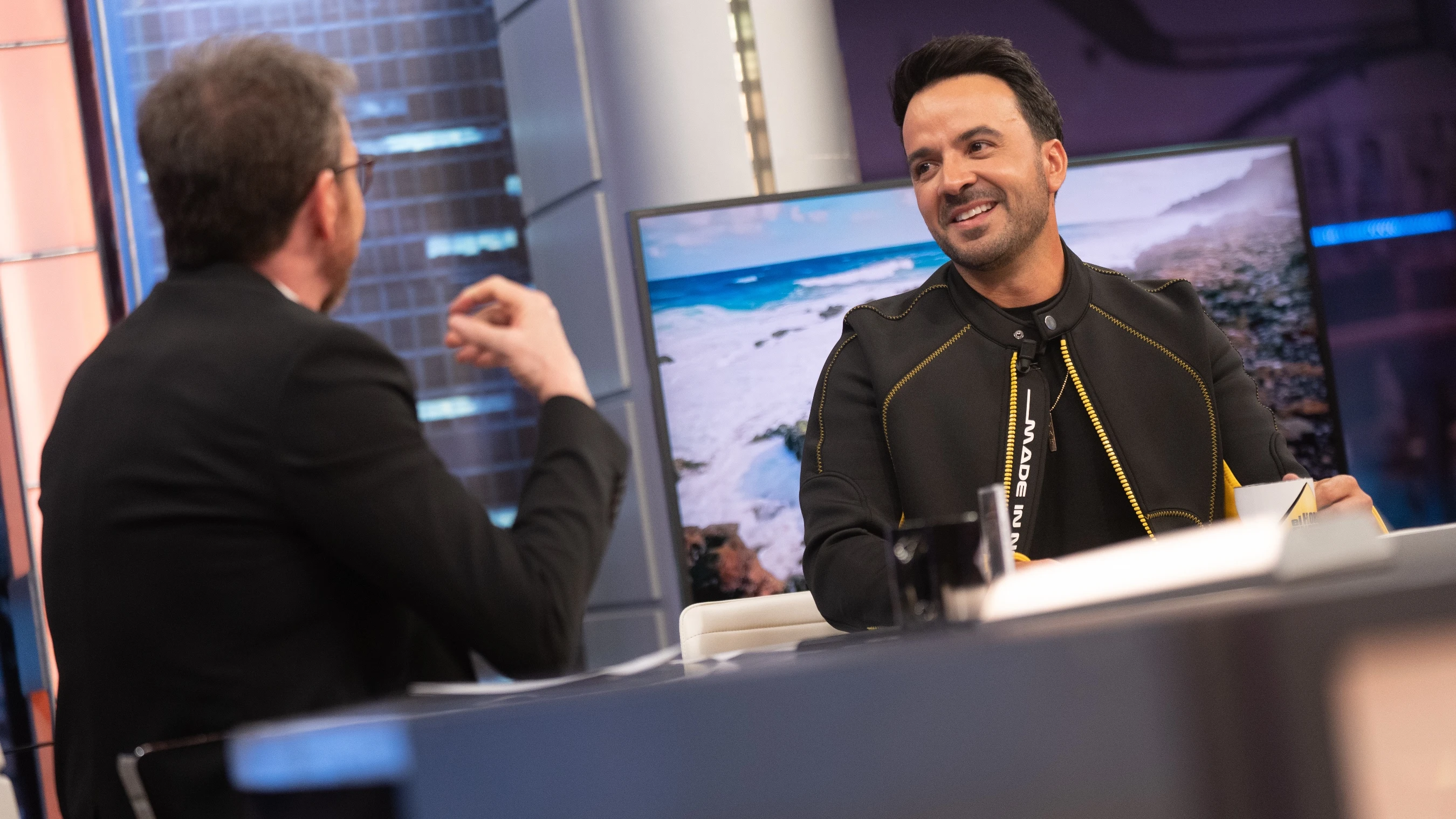 Luis Fonsi confiesa cómo vivió en directo el momento del bofetón de Will Smith a Chris Rock en los Oscar: "Se equivocó" 'El Hormiguero 3.0'