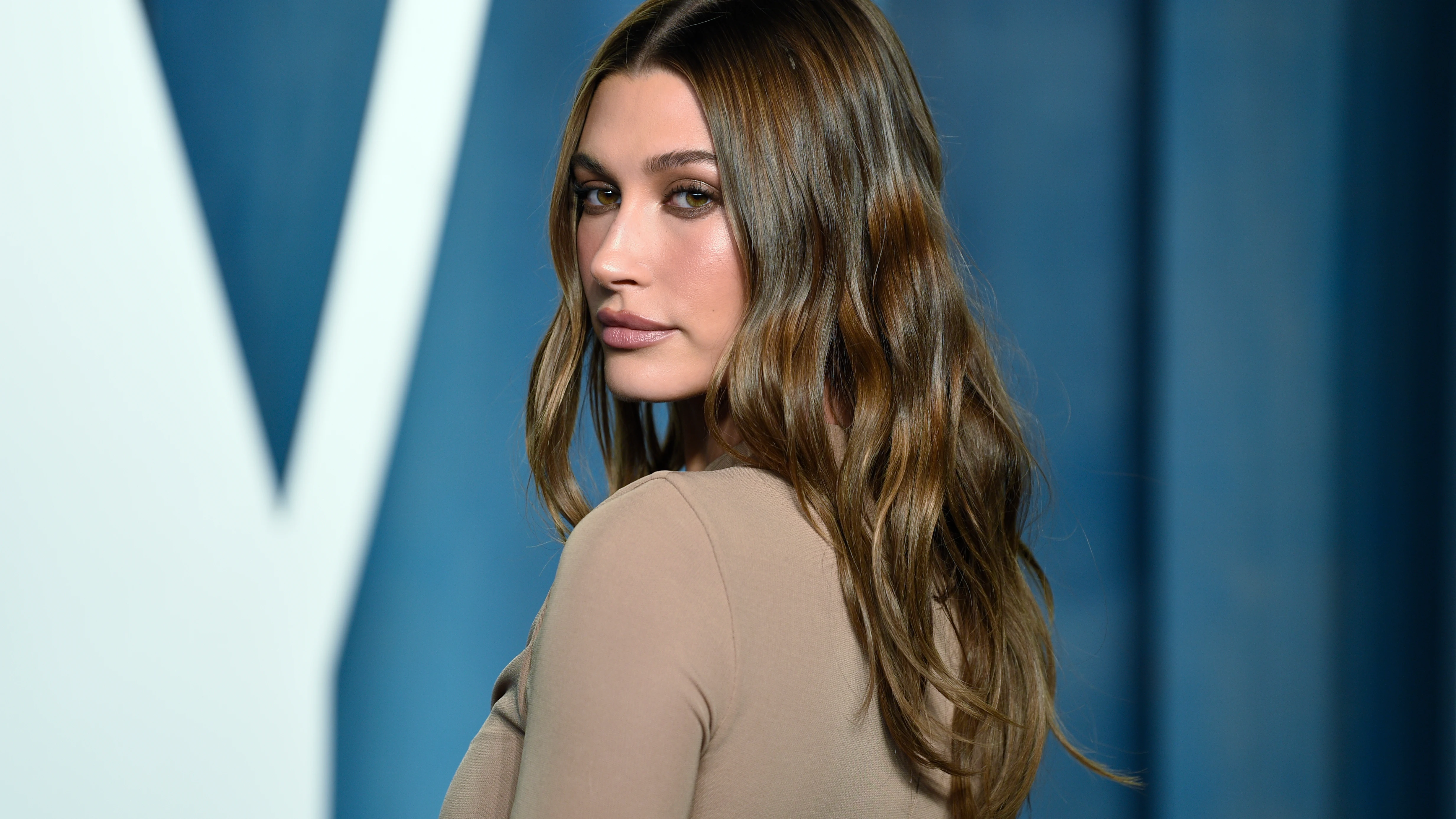Hailey Bieber 