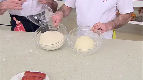 Diferencia entre la masa ya fermentada y la que aun no está. Diferencia entre la masa ya fermentada y la que aun no está.