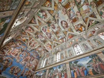 Efemérides de hoy 8 de abril 2022: el Papa Juan Pablo II inaugura la restauración de los famosos frescos de Miguel Ángel, en la Capilla Sixtina, llamada así en honor al Papa Sixto IV.