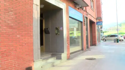 Un charco de sangre hizo saltar las alarmas del atroz asesinato de una niña de 14 años en Oviedo Un charco de sangre hizo saltar las alarmas del atroz asesinato de una niña de 14 años en Oviedo