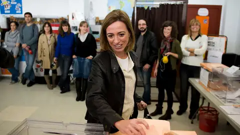 Efemérides del 9 de abril: Muere Carme Chacón Efemérides del 9 de abril: Muere Carme Chacón