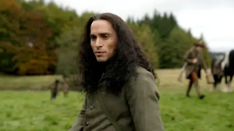 El viajero en el tiempo Wendigo Donner en 'Outlander' El viajero en el tiempo Wendigo Donner en 'Outlander'