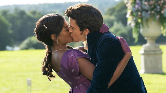 Jonathan Bailey y Simone Ashley (Anthony y Kate) en 'Los Bridgerton'