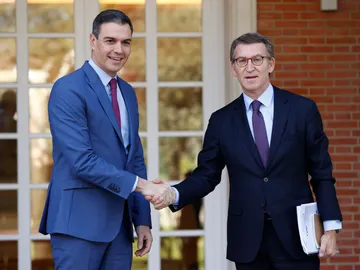 Sánchez recibiendo a Feijóo en La Moncloa Sánchez recibiendo a Feijóo en La Moncloa