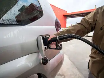 Respiro en el precio de la gasolina con un descenso de más del 10% en la última semana Respiro en el precio de la gasolina con un descenso de más del 10% en la última semana