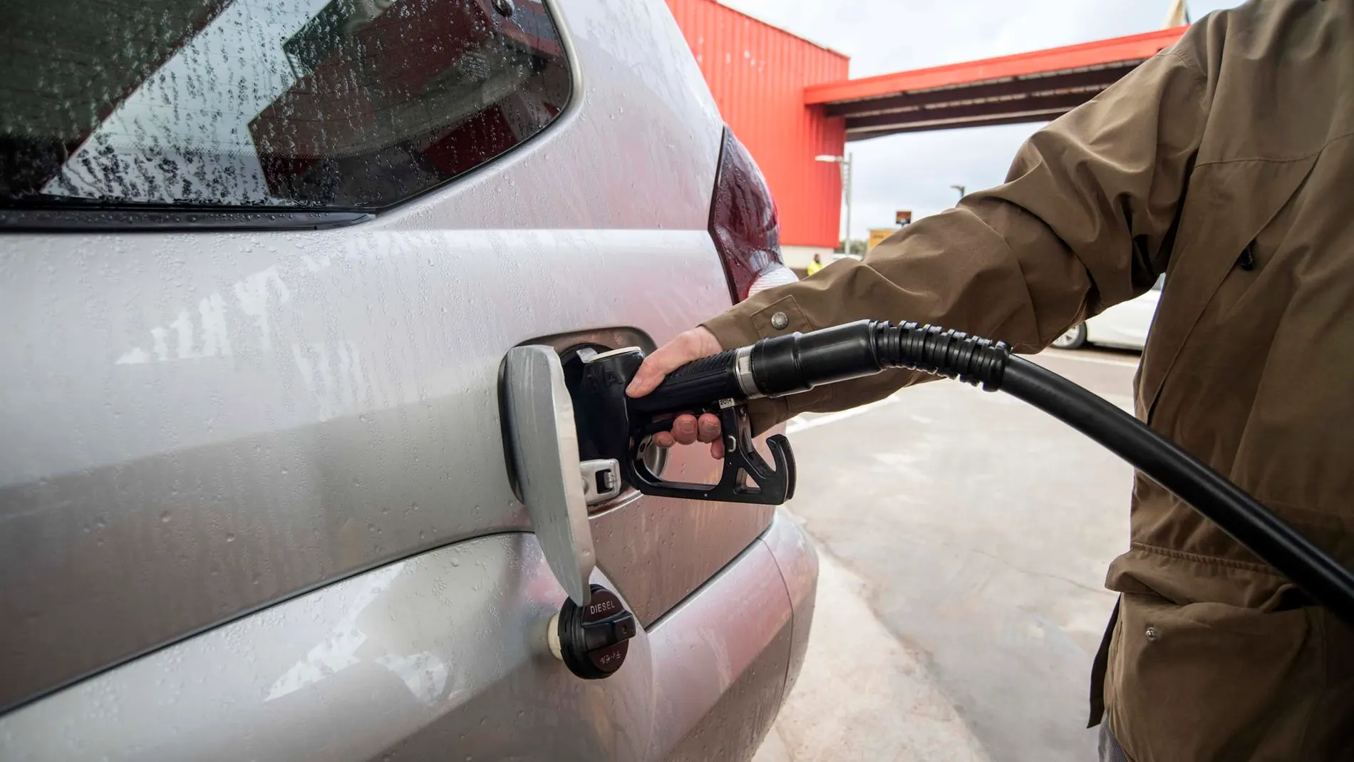 Respiro en el precio de la gasolina con un descenso de más del 10% en la última semana