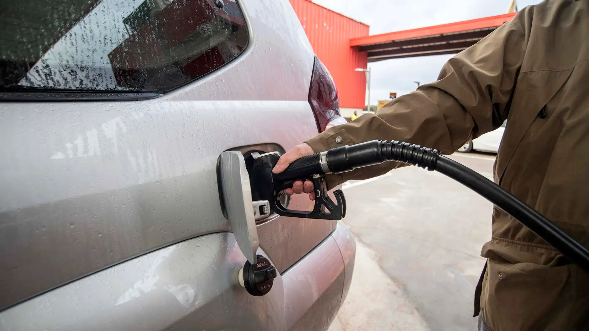 Respiro en el precio de la gasolina con un descenso de más del 10% en la última semana Respiro en el precio de la gasolina con un descenso de más del 10% en la última semana