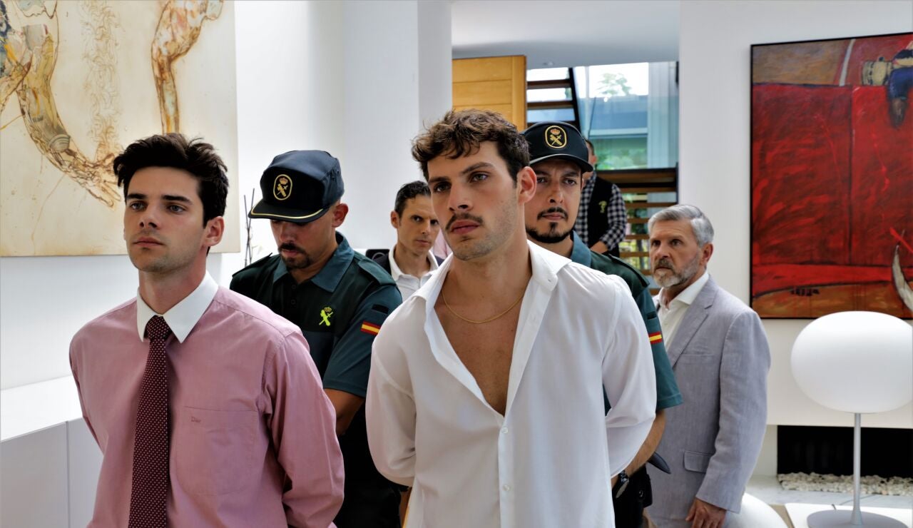 Las claves del capítulo 5: Alba entrega el vídeo de la violación y Jacobo, Rubén, Hugo y Bruno son detenidos