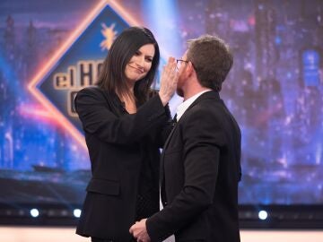 Laura Pausini llena el plató de energía con su llegada a 'El Hormiguero 3.0'