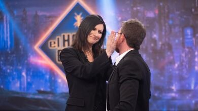 La arrolladora entrada de Laura Pausini en 'El Hormiguero 3.0': drama y pasión con Pablo Motos