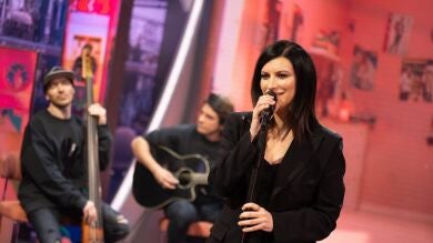 Laura Pausini canta en directo 'Caja' creando un momento mágico en 'El Hormiguero 3.0'