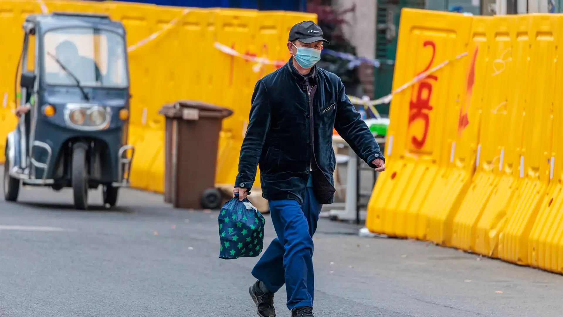 La población de Shanghái enfrenta una escasez de productos por la explosión de contagios de coronavirus La población de Shanghái enfrenta una escasez de productos por la explosión de contagios de coronavirus