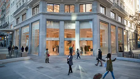 Vista exterior de la nueva tienda de Zara Vista exterior de la nueva tienda de Zara