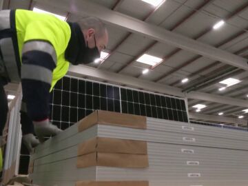 Ikea invertirá 100 millones de euros en España para la instalación de cinco plantas con placas solares