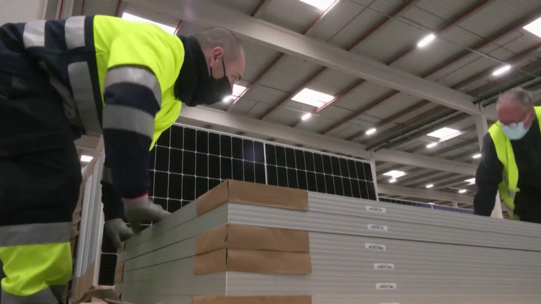 Ikea invertir&aacute; 100 millones de euros en Espa&ntilde;a para la instalaci&oacute;n de cinco plantas con placas solares