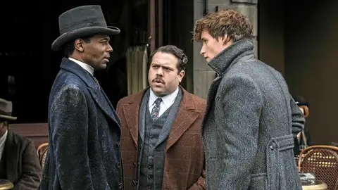 Yusuf Kama, Jacob Kowalski y Newt Scamander en 'Animales Fantásticos' Yusuf Kama, Jacob Kowalski y Newt Scamander en 'Animales Fantásticos'