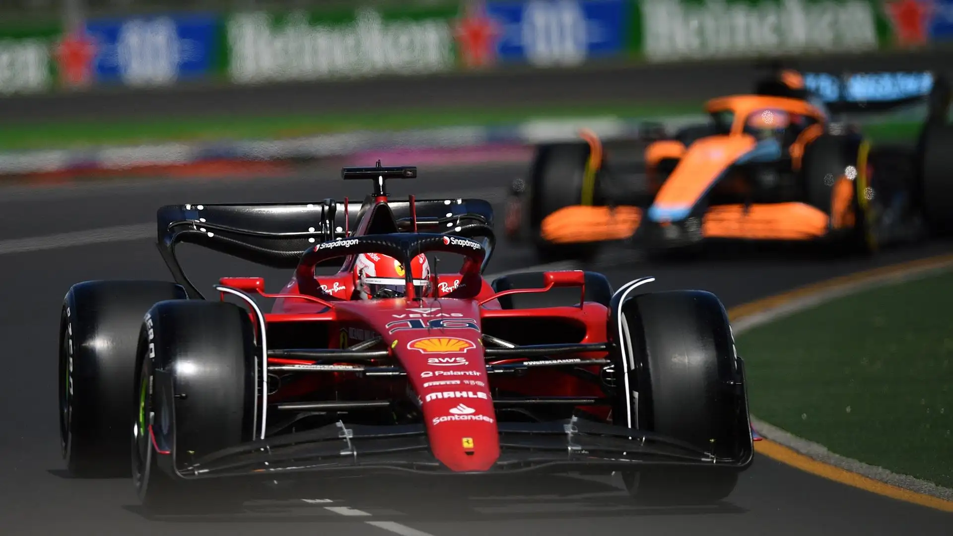 Los Ferrari dominan en los primeros libres del GP de Australia Los Ferrari dominan en los primeros libres del GP de Australia