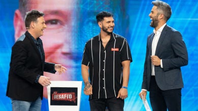 Las imitaciones de Omar Montes con Carlos Latre llenan de humor 'El Desafío'