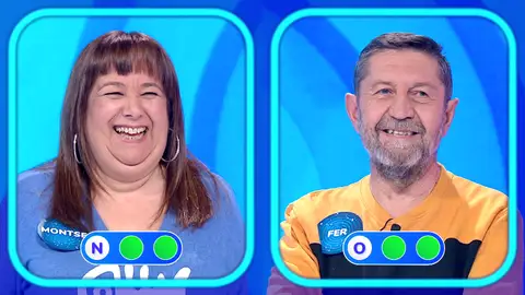 Ataque de risa con el inesperado guiño de Fer a Orestes mientras jugaba la ‘Silla Azul’ de ‘Pasapalabra’ Ataque de risa con el inesperado guiño de Fer a Orestes mientras jugaba la ‘Silla Azul’ de ‘Pasapalabra’