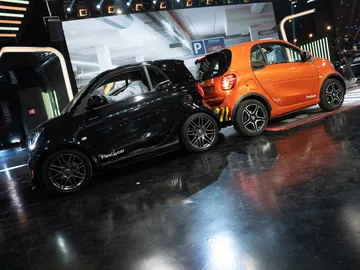 María Pombo impresiona junto a su padre en un Aparcamiento imposible María Pombo impresiona junto a su padre en un Aparcamiento imposible