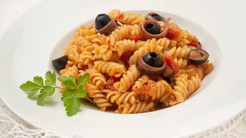 Receta de espirales con sofrito y anchoas, de Karlos Arguiñano Receta de espirales con sofrito y anchoas, de Karlos Arguiñano