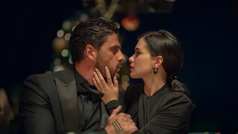 Michele Morrone y Anna-Maria Sieklucka en '365 Días: Aquel día' Michele Morrone y Anna-Maria Sieklucka en '365 Días: Aquel día'