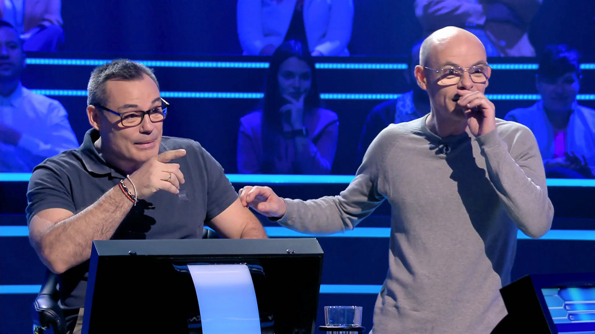 Ángel se arriesga y consigue los 10.000 euros… ¡equivocándose!: “Eso sí es suerte” El concursante ha dado con la respuesta correcta a pesar de que sus cálculos no han sido muy precisos.