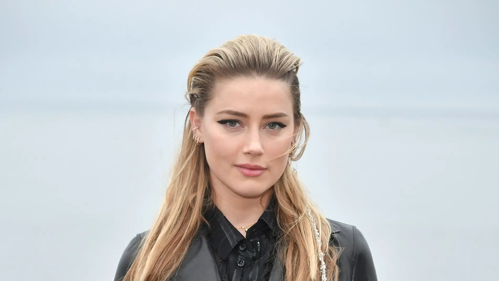 Amber Heard acusada de mentir en el juicio contra Johnny Depp por una marca de maquillaje Amber Heard acusada de mentir en el juicio contra Johnny Depp por una marca de maquillaje