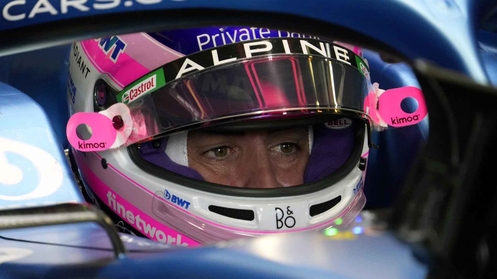 Alonso, hundido tras su accidente en la Q3 del GP de Australia