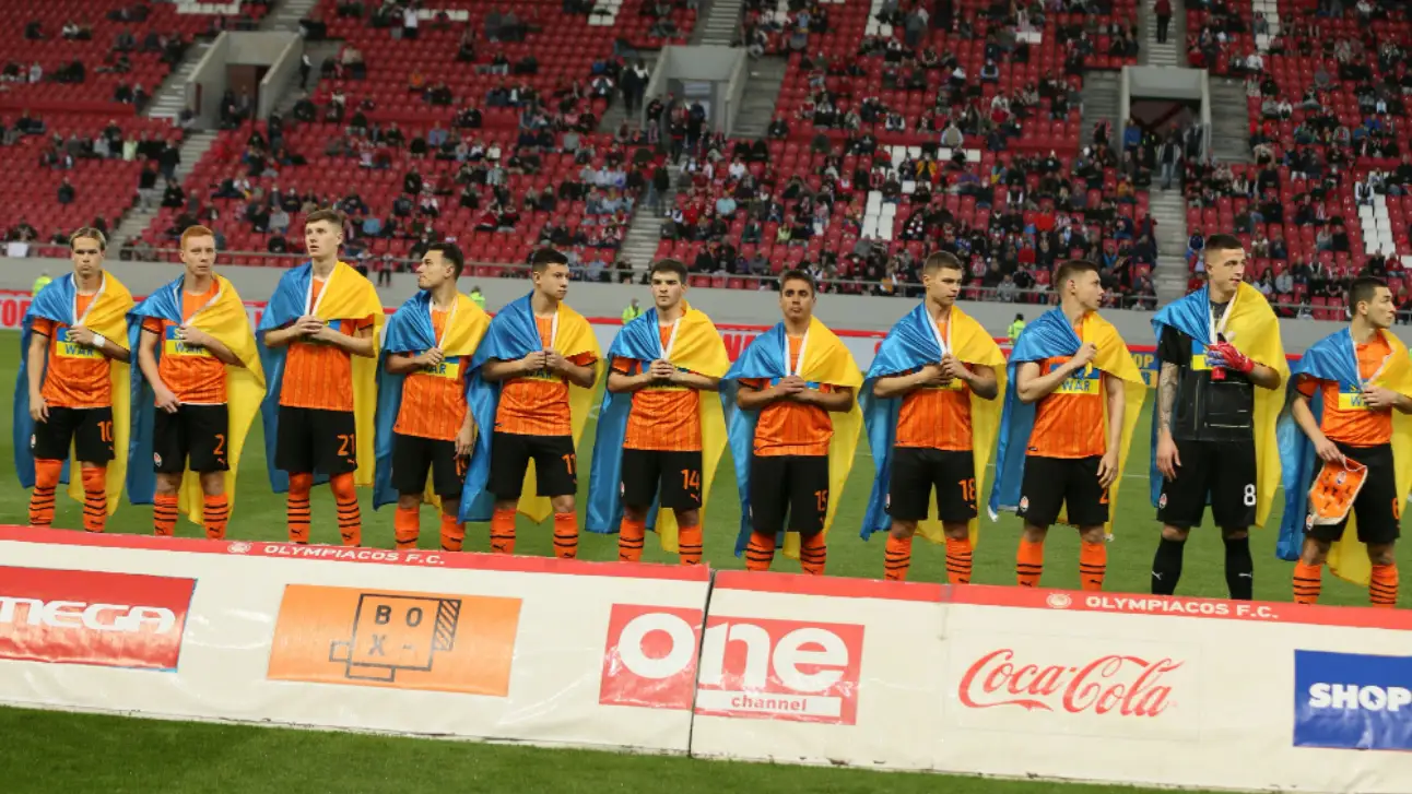 El Shakhtar Donetsk vuelve a jugar tras la invasión rusa para pedir por la paz en Ucrania El Shakhtar Donetsk vuelve a jugar tras la invasión rusa para pedir por la paz en Ucrania