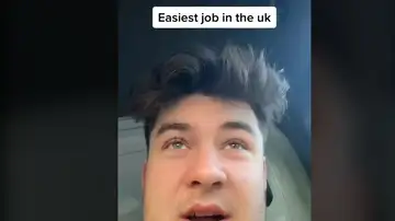 El vídeo de un joven asegurando que tiene el trabajo "más fácil del mundo" por el que ha sido despedido 