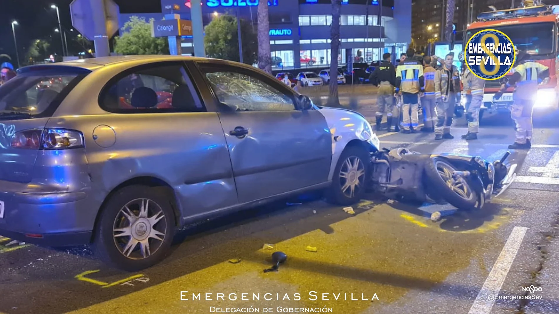 Coche colisionado contra la motocicleta del accidente en Sevilla