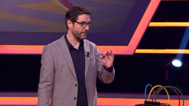 ¡Juanra Bonet tiene nuevo ayudante! El ‘becario’ de ‘¡Boom!’ se ha estrenado haciéndole un pequeño favor al jefe
