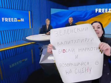  La protesta fake de una falsa periodista ucraniana durante un informativo en televisión
