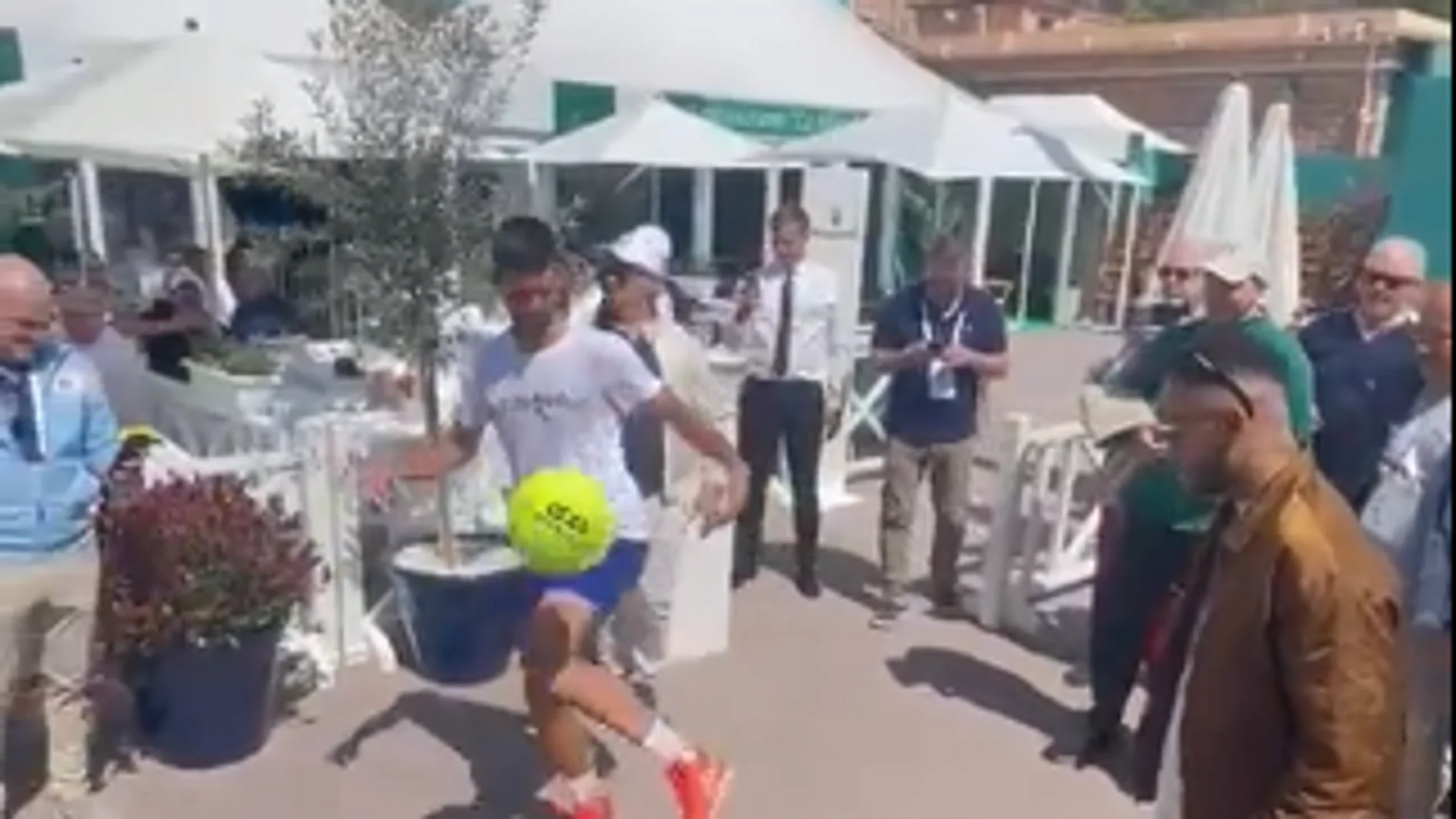 Djokovic se marca un rondo con Nemyar y Verrati en Montecarlo