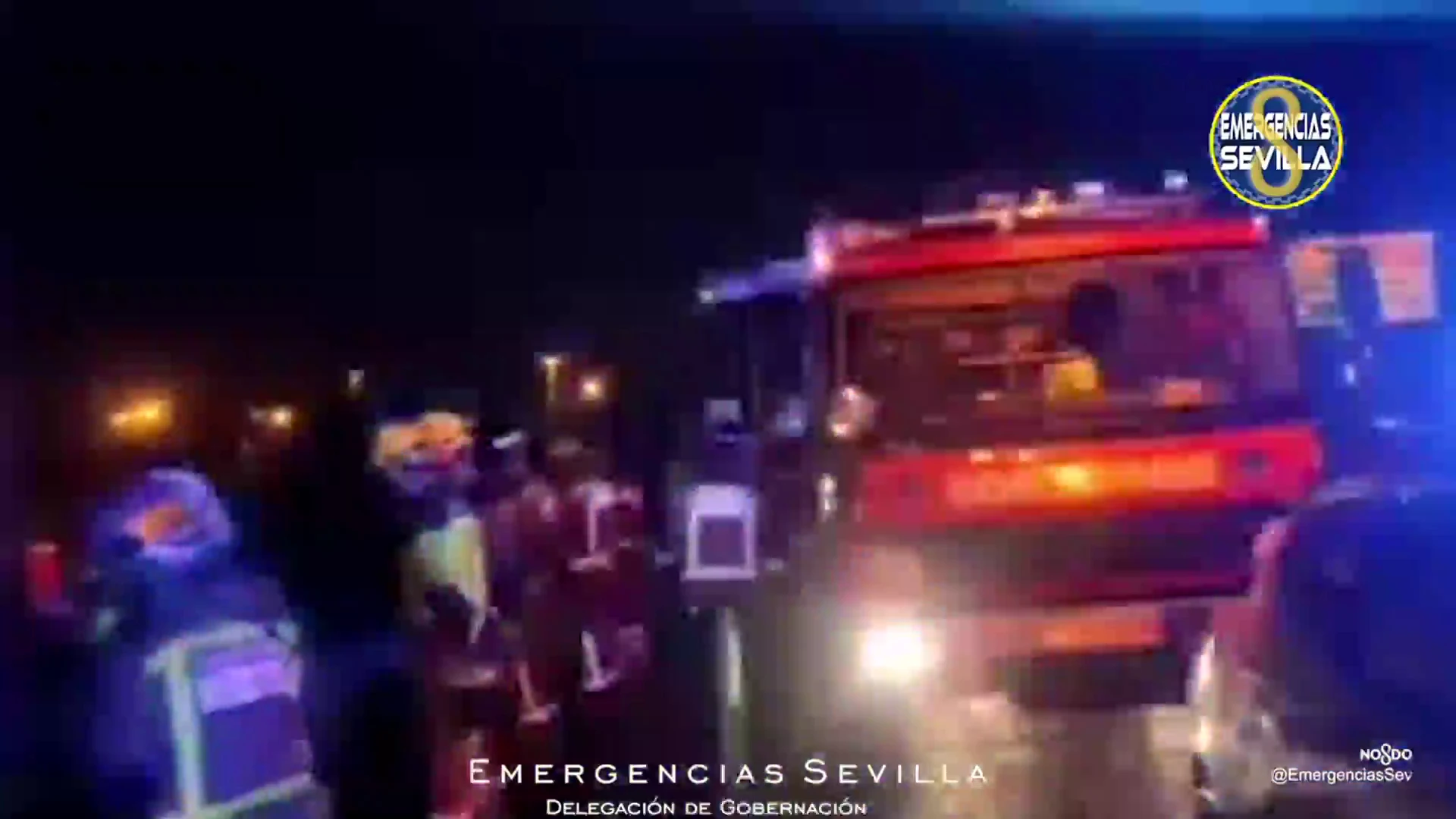 Una herida al caer con el coche por un desnivel de ocho metros tras una colisión en Sevilla Una herida al caer con el coche por un desnivel de ocho metros tras una colisión en Sevilla