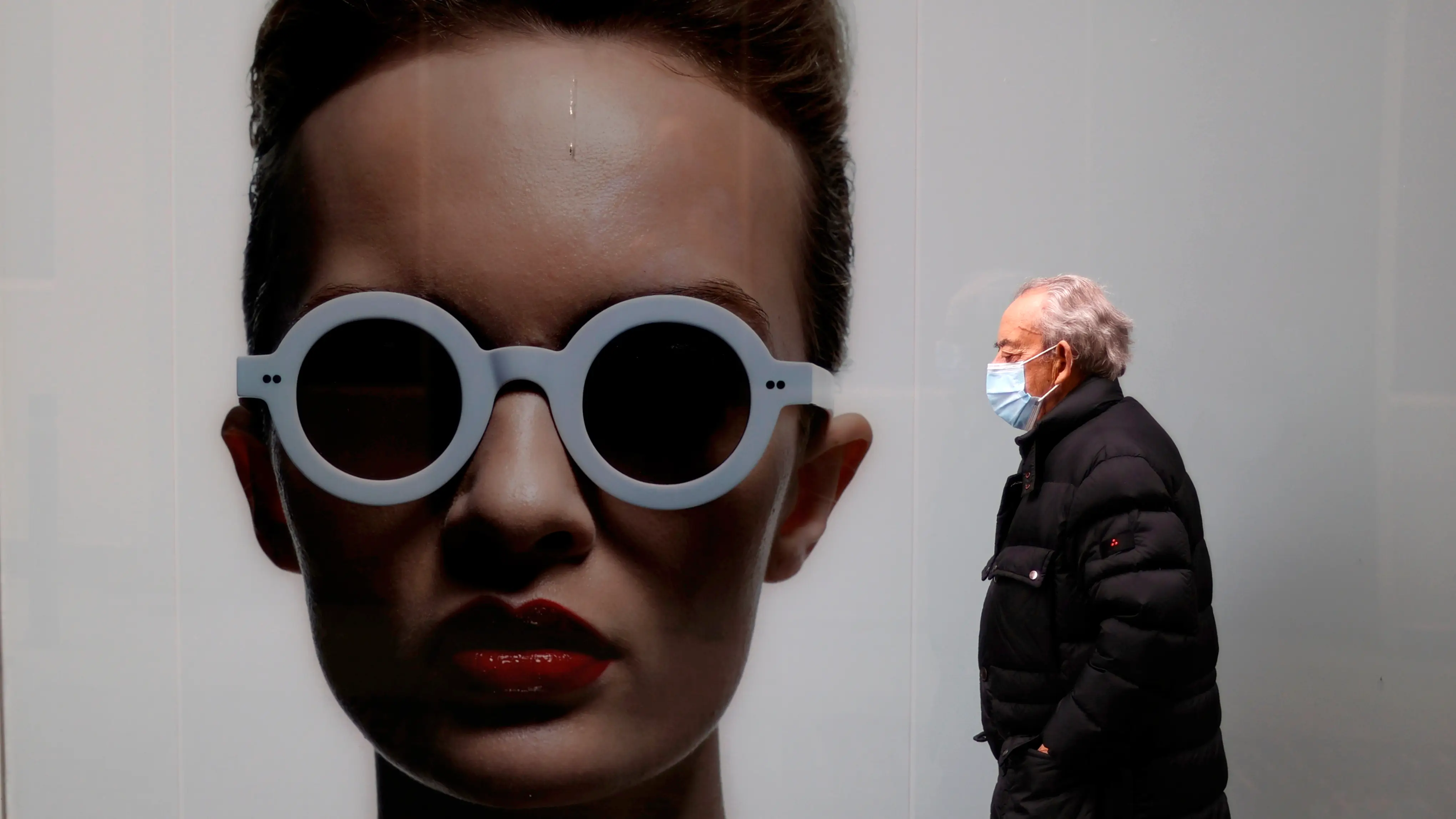 Cuestionario | ¿Es recomendable que te quites la mascarilla en tu lugar de trabajo? Cuestionario | ¿Es recomendable que te quites la mascarilla en tu lugar de trabajo?