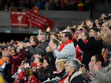 Emotivo homenaje en Anfield a Cristiano Ronaldo por el fallecimiento de uno de sus mellizos Emotivo homenaje en Anfield a Cristiano Ronaldo por el fallecimiento de uno de sus mellizos