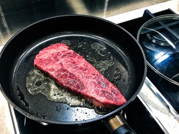 Espuma blanca en la carne Espuma blanca en la carne